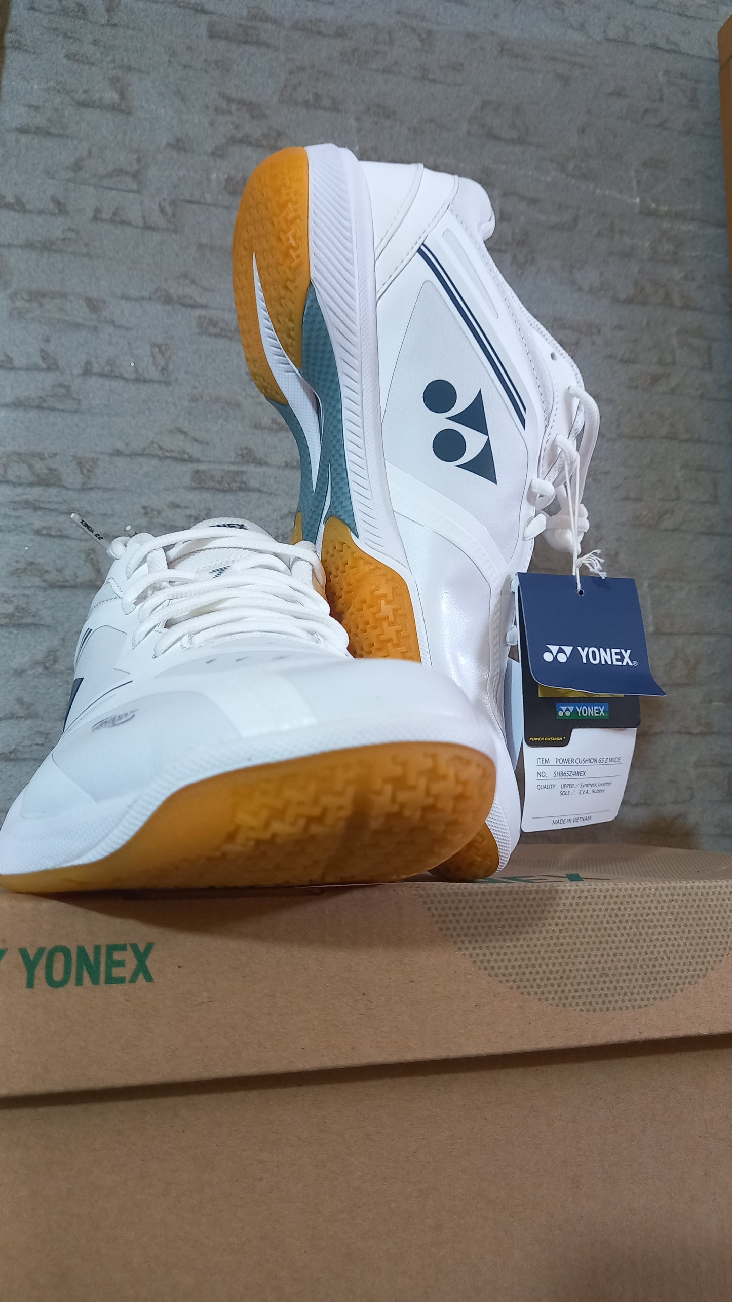 YONEX POWER CUSHION 65 Z 3